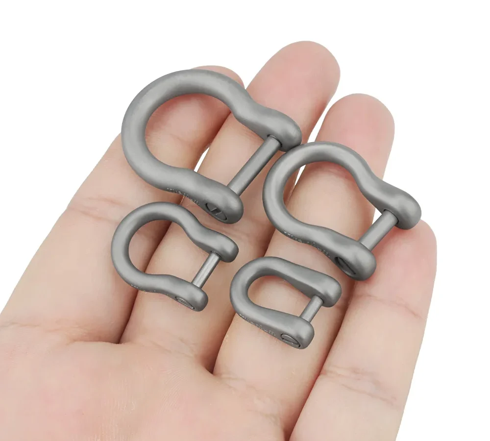 U-Shape Horseshoe Buckle